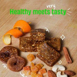The Whole Truth Fig Apricot Orange Energy bar 40 gms